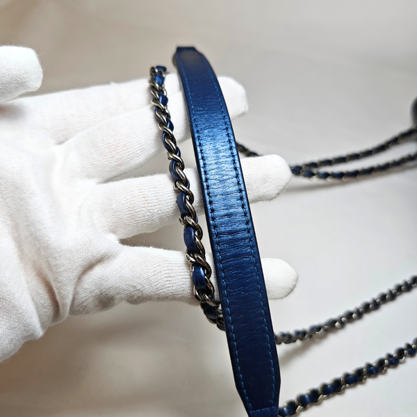 Load image into Gallery viewer, CHANEL Navy Blue Mini Single Flap Silver Metal Fitting Shoulder Bag
