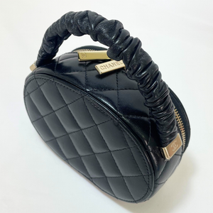 CHANEL Matelasse Bag in Black Lambskin Leather with Gold CC