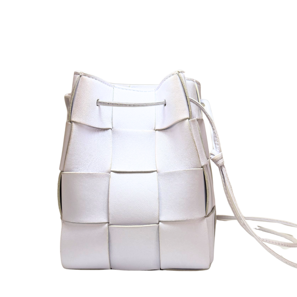 画像をギャラリービューアに読み込む, BOTTEGA VENETA ラヴェンダー　イントレチャート　スモール　ラムスキン　ショルダーバッグ　
