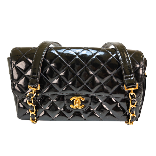将图片加载到图库查看器，CHANEL Black Flap Backpack Patent Leather Gold CC Logo Hardware
