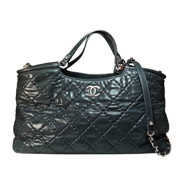 이미지를 갤러리 뷰어에 로드 , CHANEL Black Wild Stitch On the Road Tote Bag
