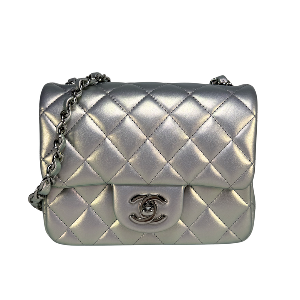 将图片加载到图库查看器，CHANEL Metallic Silver Calfskin Square Classic Flap Bag
