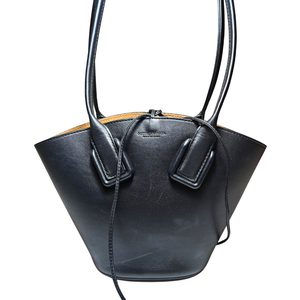 BOTTEGA VENETA バスケット スモールレザー ブラック トートバッグ