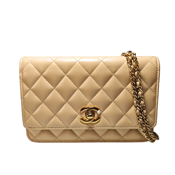 이미지를 갤러리 뷰어에 로드 , CHANEL Pearl Beige Matelasse Lamb skin Wallet on Chain
