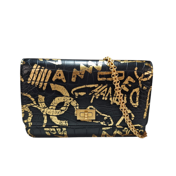 이미지를 갤러리 뷰어에 로드 , CHANEL Black Gold Graphic Wallet On Chain Bag
