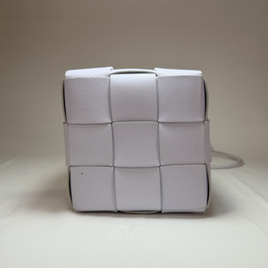 BOTTEGA VENETA ラヴェンダー　イントレチャート　スモール　ラムスキン　ショルダーバッグ　