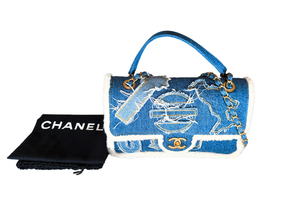 將圖片載入圖庫檢視器 CHANEL Egyptian Hieroglyph Flap Bag Denim and Shearling Medium
