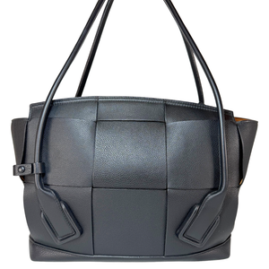 BOTTEGA VENETA アルコ ブラックレザー イントレチャート ショルダーバッグ