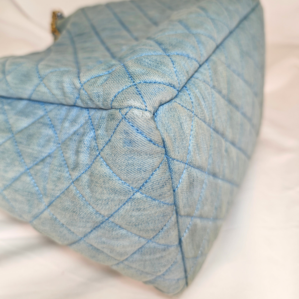 将图片加载到图库查看器，CHANEL Quilted Washed Denim Urban Spirit bucket bag
