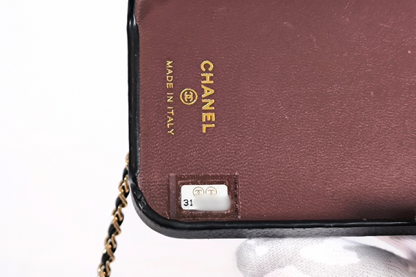 Load image into Gallery viewer, CHANEL Matelasse smart phone case(iphone 12promax,13promax,14plus)
