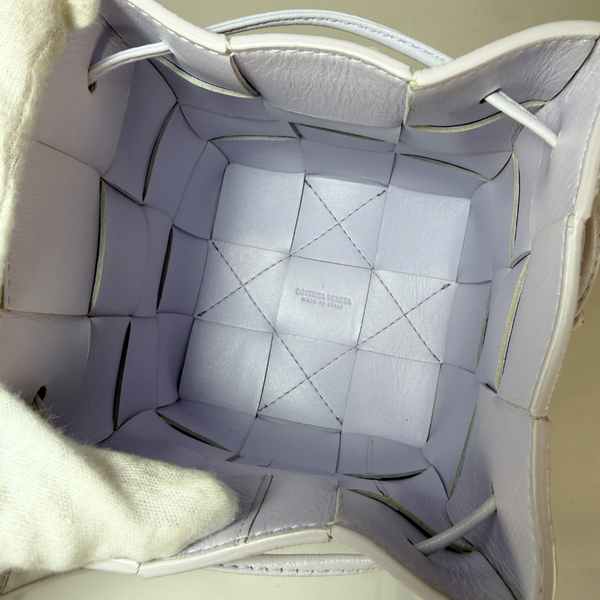 画像をギャラリービューアに読み込む, BOTTEGA VENETA ラヴェンダー　イントレチャート　スモール　ラムスキン　ショルダーバッグ　
