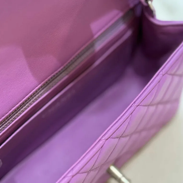 将图片加载到图库查看器，CHANEL Vintage Purple Lambskin Classic Flap Bag
