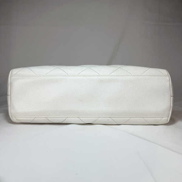 Load image into Gallery viewer, CHANEL Vintage White Caviarskin Leather Wood Handle Hand Bag
