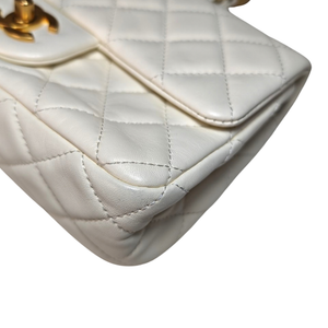 CHANEL Mini Classic Flap Bag White Lambskin / Aged gold hardware