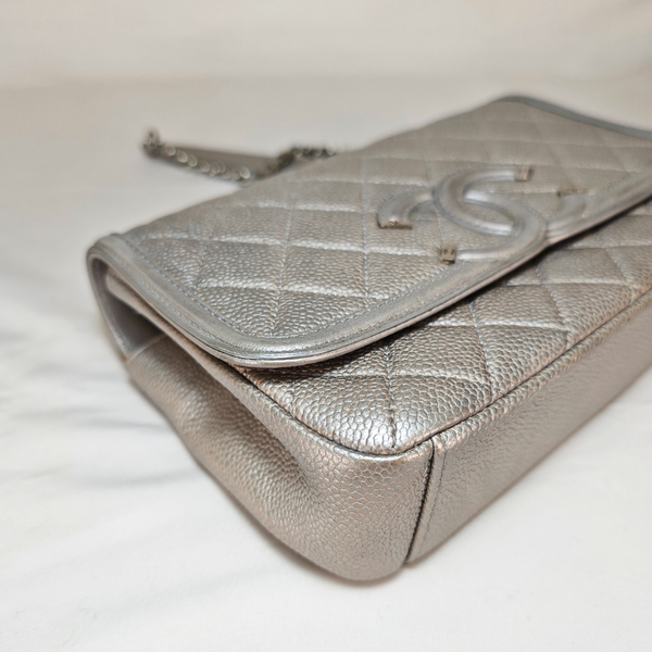 Load image into Gallery viewer, CHANEL CC Filigree Flap Chain Shoulder Bag Silver
