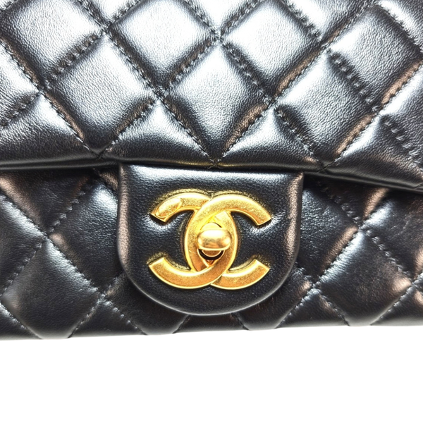 将图片加载到图库查看器，CHANEL Black Matelasse Coco Chain Lambskin Mini Flap
