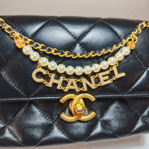 CHANEL CC ラムスキン パールチャーム シングルフラップ クロスボディバッグ