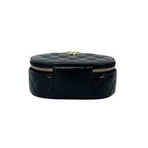 CHANEL Matelasse Bag in Black Lambskin Leather with Gold CC