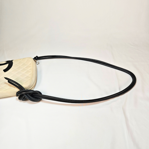 将图片加载到图库查看器，CHANEL Quilted Calfskin Cambon White Shoulder Bag
