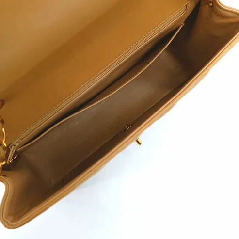 Load image into Gallery viewer, CHANEL Vintage Beige Lambskin 25cm Diana Flap Bag
