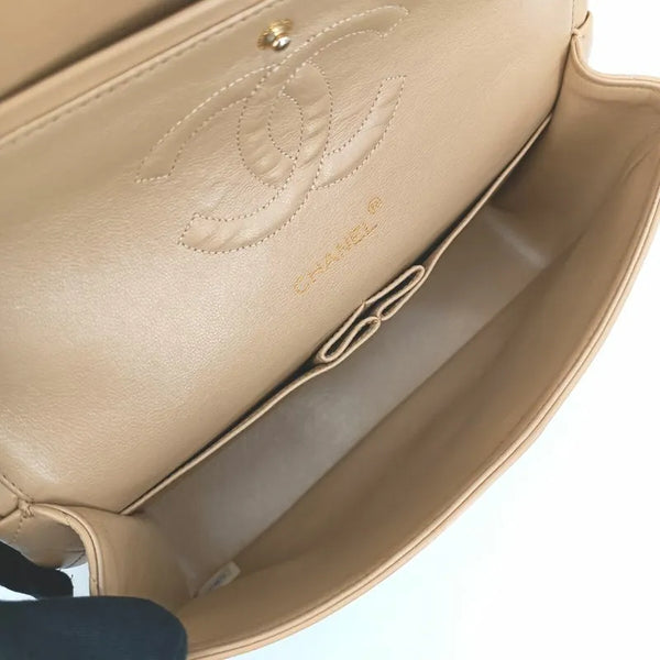 将图片加载到图库查看器，CHANEL Vintage Beige Lambskin 25cm Classic Flap Bag
