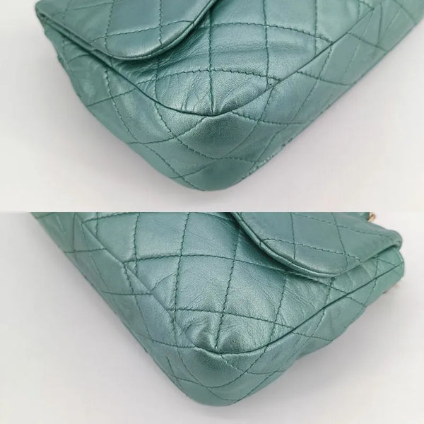 将图片加载到图库查看器，CHANEL Vintage Green Lambskin Crystal Embellished Flap Bag
