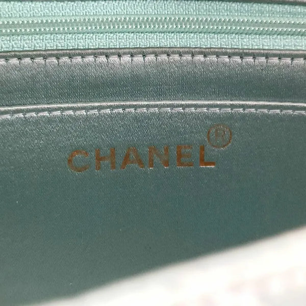 将图片加载到图库查看器，CHANEL Vintage Light Blue Satin Gold Chain 19cm Diana Flap Bag
