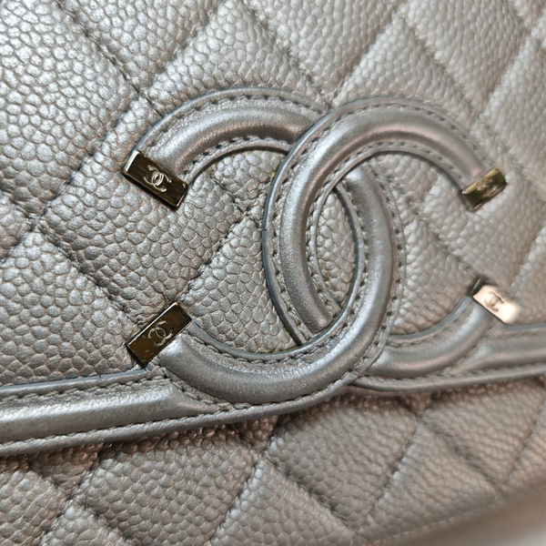 Load image into Gallery viewer, CHANEL CC Filigree Flap Chain Shoulder Bag Silver
