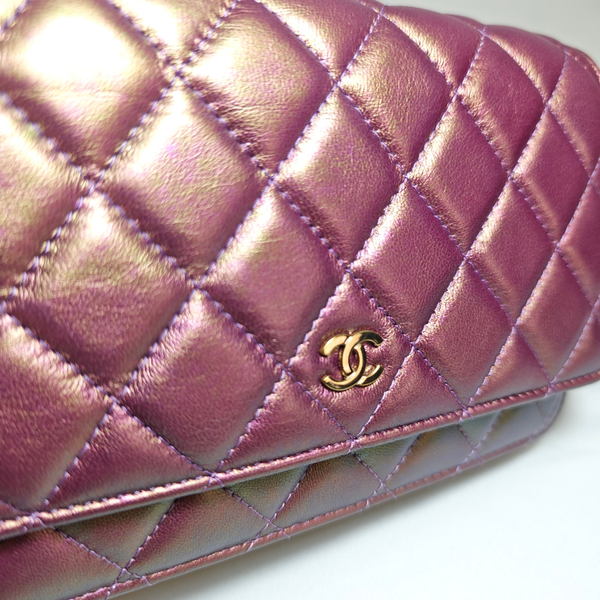 将图片加载到图库查看器，CHANEL Iridescent Purple Matelasse  Calfskin Wallet on Chain Pale Gold Hardware (WOC)

