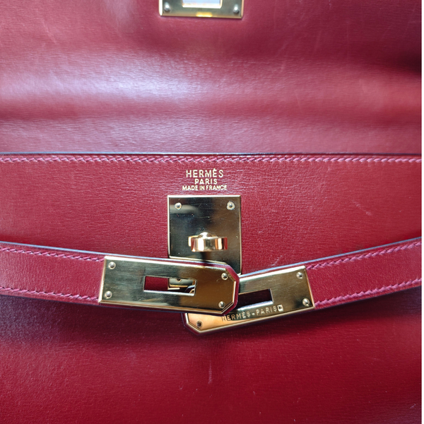 이미지를 갤러리 뷰어에 로드 , HERMES Kelly 32 Retourne Box Calf Red Square E Stamp 2001
