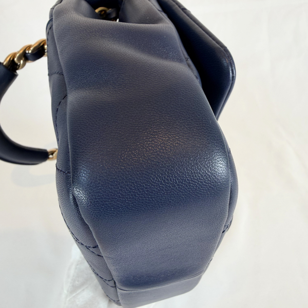 将图片加载到图库查看器，CHANEL Mini Navy Blue Lambskin In The Loop Flap
