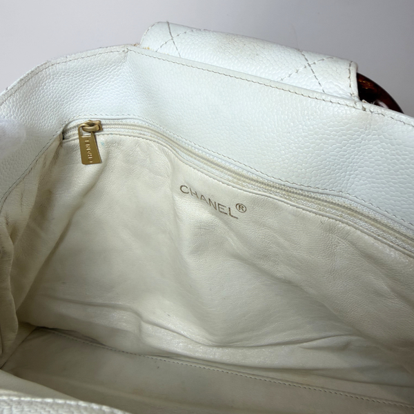 Load image into Gallery viewer, CHANEL Vintage White Caviarskin Leather Wood Handle Hand Bag

