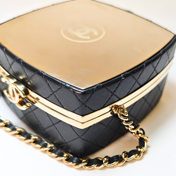 將圖片載入圖庫檢視器 CHANEL CC Make-Up Box Clutch with Chain Black
