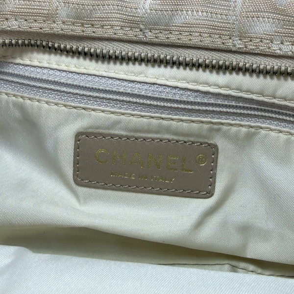 Load image into Gallery viewer, CHANEL Vintage Beige New Travel Mini Boston Bag
