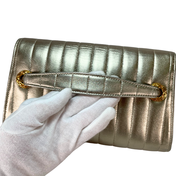 이미지를 갤러리 뷰어에 로드 , CHANEL Mademoiselle Gold  Evening Clutch Purse Gold Hardware, 1992
