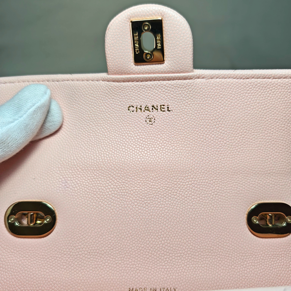 將圖片載入圖庫檢視器 CHANEL Light Pink Quilted Top 2-Way Flap Bag
