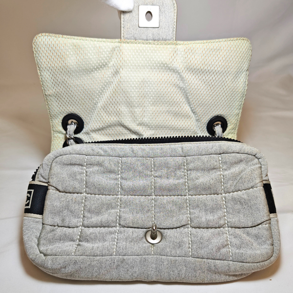 将图片加载到图库查看器，CHANEL Quilted Sports Flap Grey Cotton Shoulder Bag
