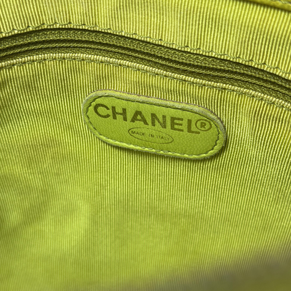 Load image into Gallery viewer, CHANEL Lime Color Caviarskin Leather Shoulder Bag
