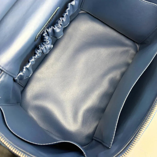 将图片加载到图库查看器，CHANEL Vintage Blue Denim Vanity Case
