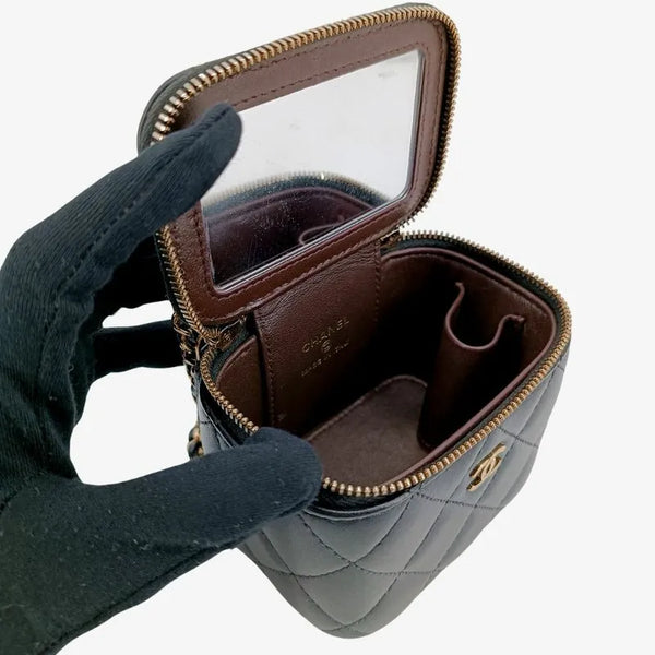 将图片加载到图库查看器，CHANEL Black Lambskin Mini Vanity Case Bag
