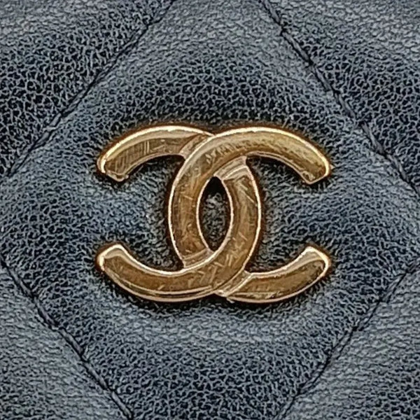 将图片加载到图库查看器，CHANEL Black Lambskin Mini Vanity Case Bag

