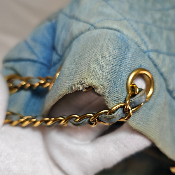 将图片加载到图库查看器，CHANEL Quilted Washed Denim Urban Spirit bucket bag
